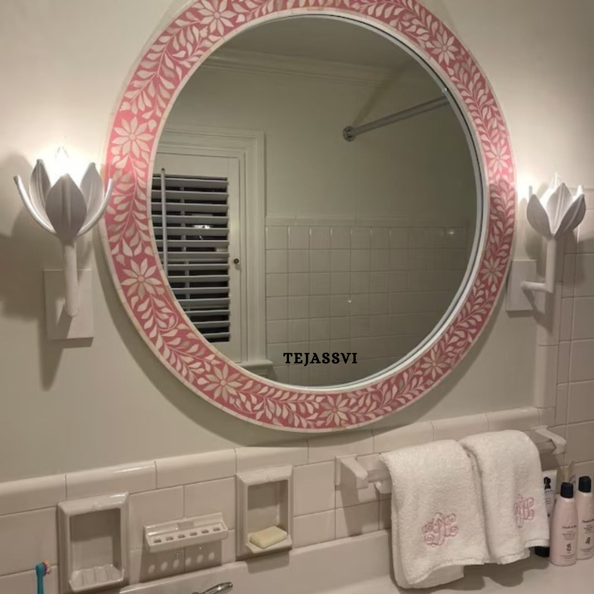 Bone Inlay Floral Pattern and Pink Resin Wall Hanging Round Shape Mirror and Wall Décor Stylish Mirror