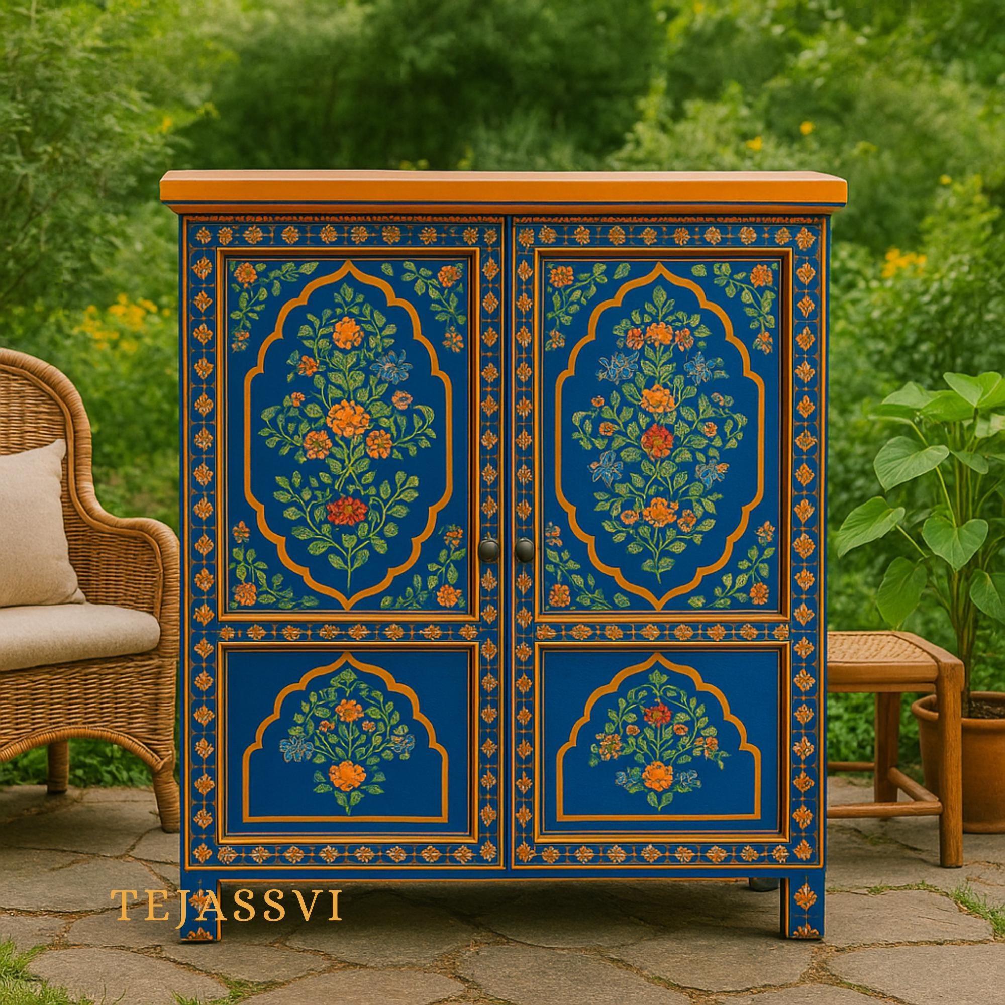 Wooden Hand Painted Sideboard and Luxury Furniture for Home Décor