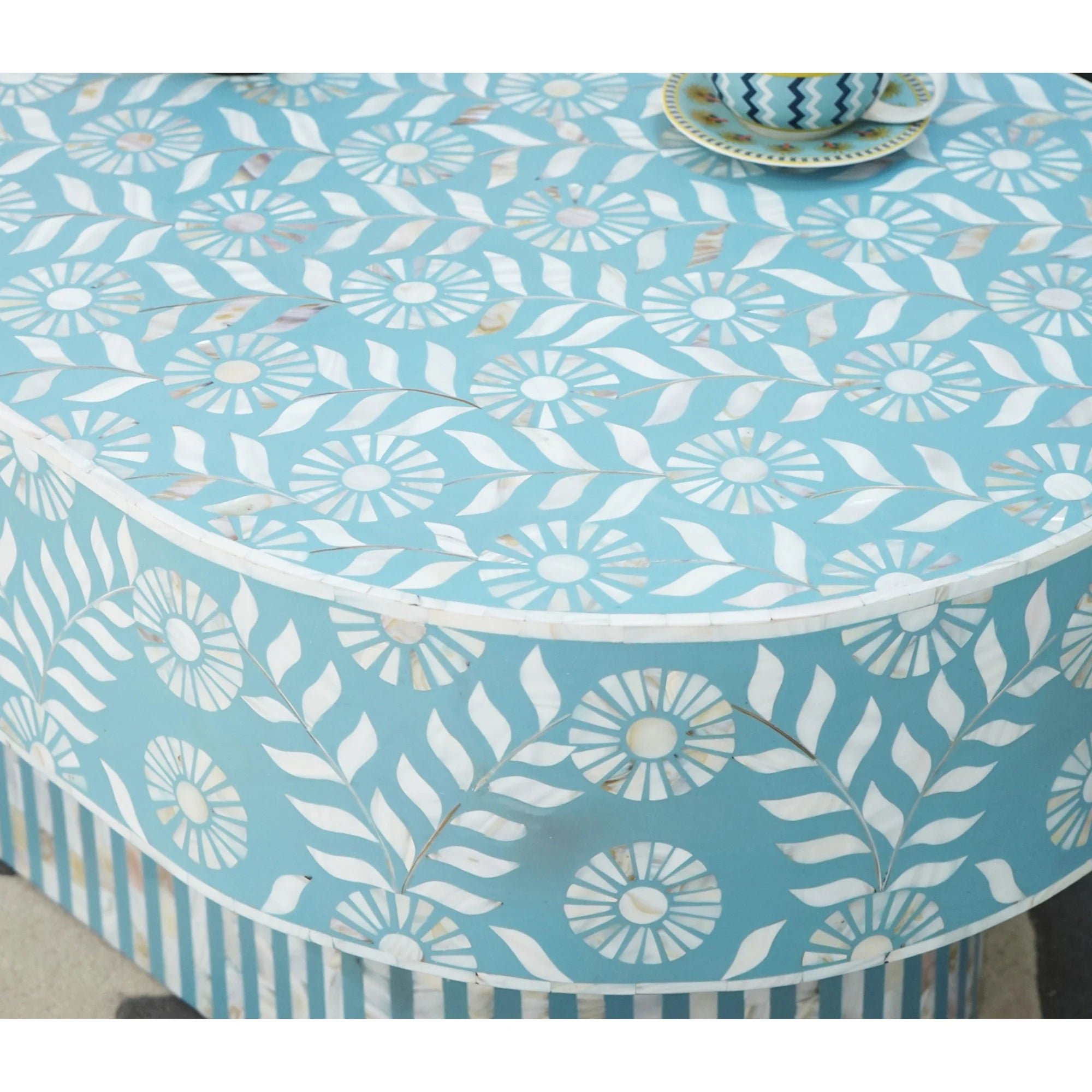 Bone Inlay Coffee Table / Wooden Oval Shape Coffee Table / Bone Inlay Floral Design Centre Table  / Bone Inlay Furniture Cocktail Table.