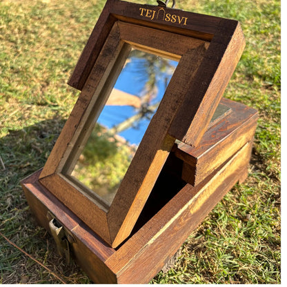 Vintage Indian Shaving Box with Mirror: Reclaimed Wood Inlay / wooden box / Vintage box / old vintage saving box.