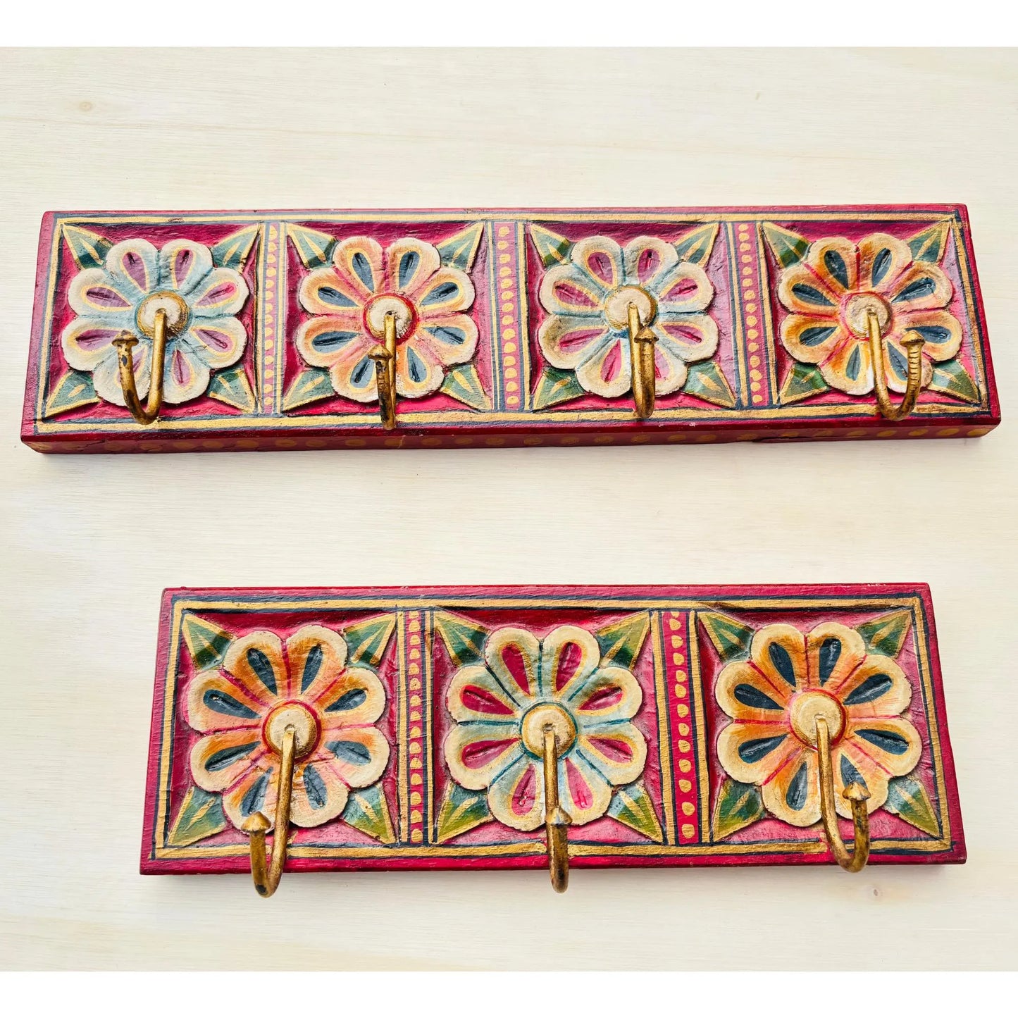 Hand Painted Wood Key Holder Rustic Entryway Hanger with Bronze Hooks / Wooden 3 Hook key Hanger / Wooden Wall Décor Key Hook.