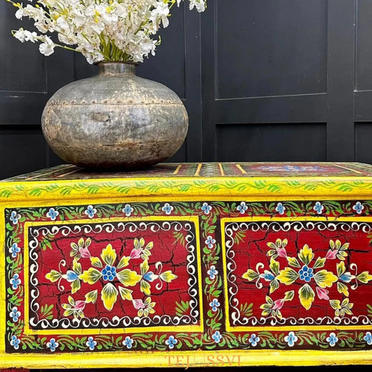 Vintage Hand Painted Trunk / Blanket Box / Coffee Table / Storage Chest / Rustic Home Decor / Bedroom Living Room Hallway Furniture.
