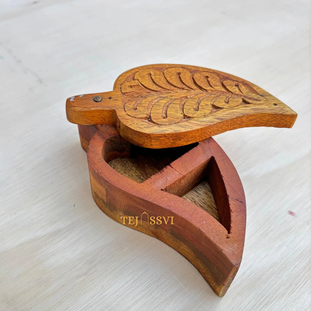 Vintage Indian Wood Box / Reclaimed Shaving & Jewelry Storage / Wooden Box / Vintage Box / Wooden Hand Carving Box.