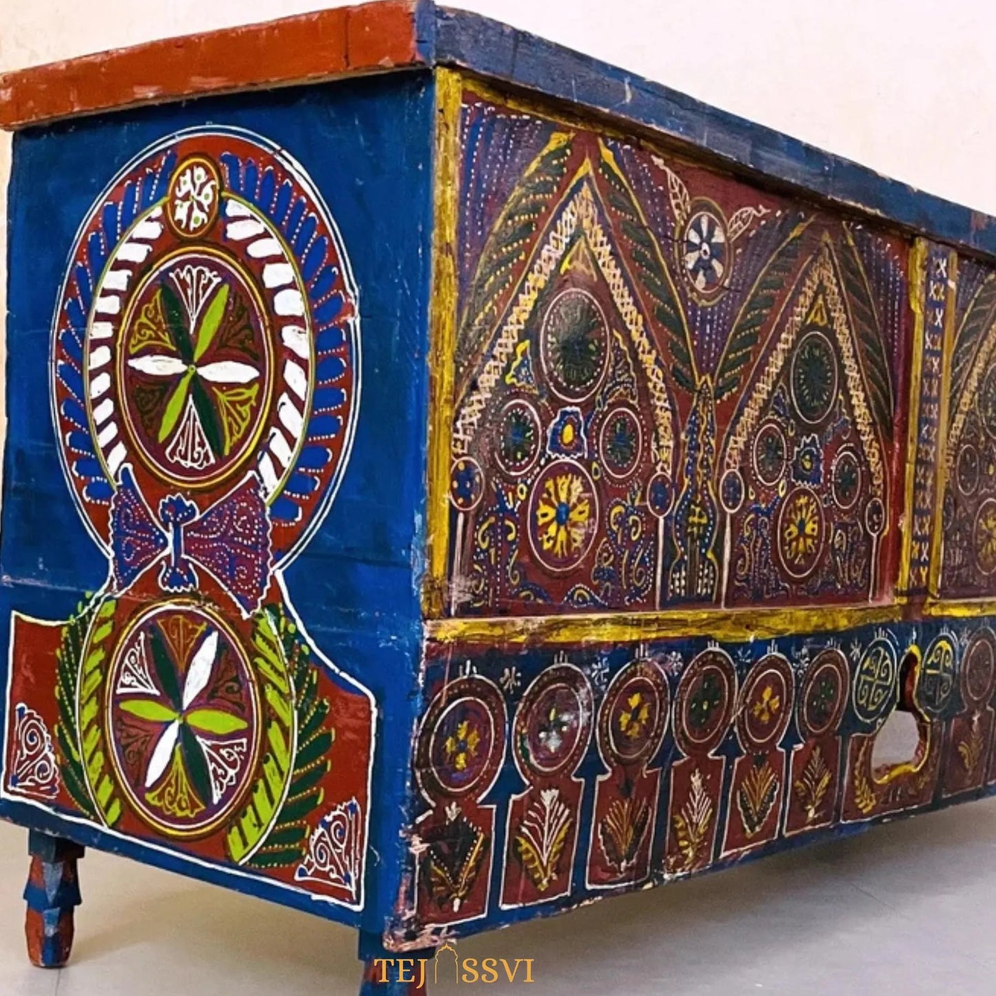 Wooden Indian storage trunk, treasure chest, furniture, home and living,Painted storage,Handpainted Indian Jewellery / Treasure Box.