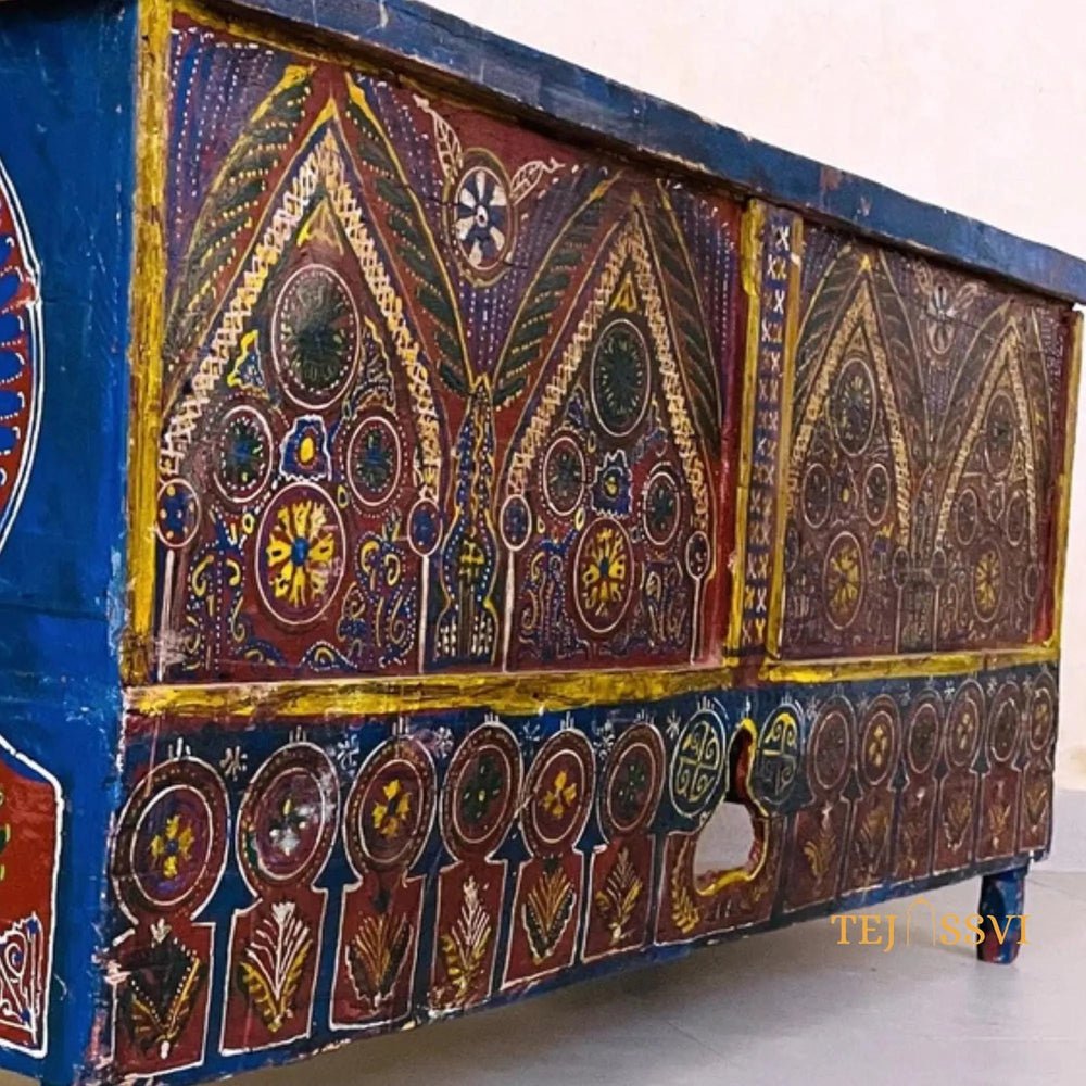 Wooden Indian Storage Trunk / Treasure Chest Furniture / Home Décor / Hand Painted Storage / Hand Painted Indian Trunk / Treasure Box.